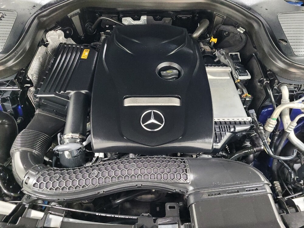 2018 Mercedes-Benz GLC 300 in Pittsburgh, PA 15236 - 18089650 30