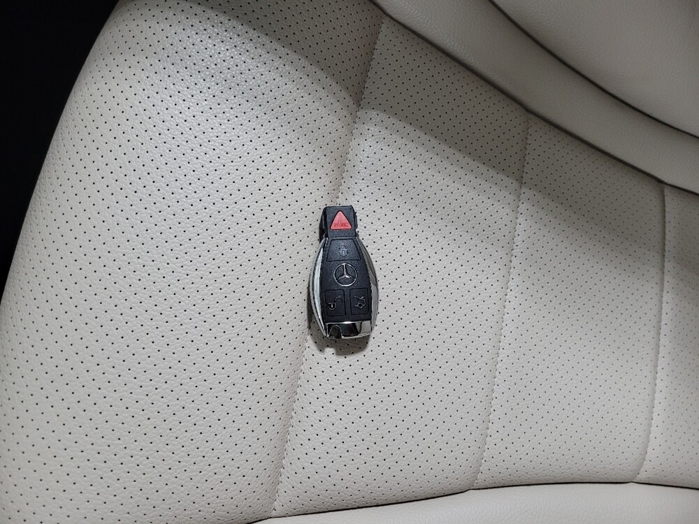 2018 Mercedes-Benz GLC 300 in Pittsburgh, PA 15236 - 18089650 32