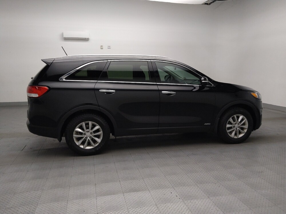 2017 Kia Sorento in Oklahoma City, OK 73139 - 18089695 10
