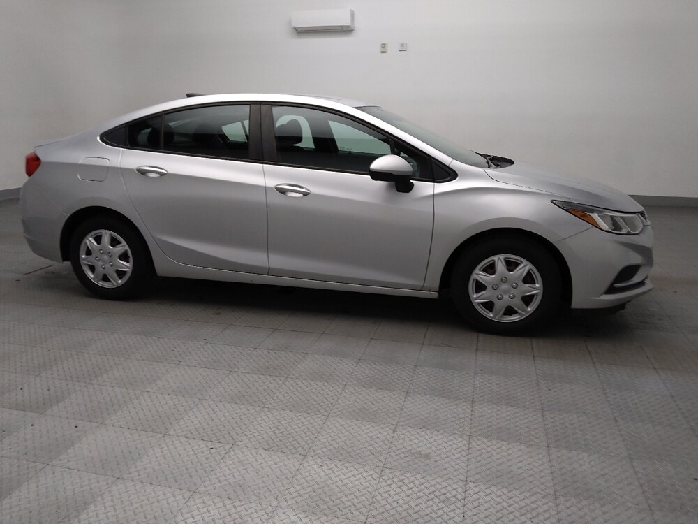 2017 Chevrolet Cruze in Oklahoma City, OK 73139 - 18089699 11