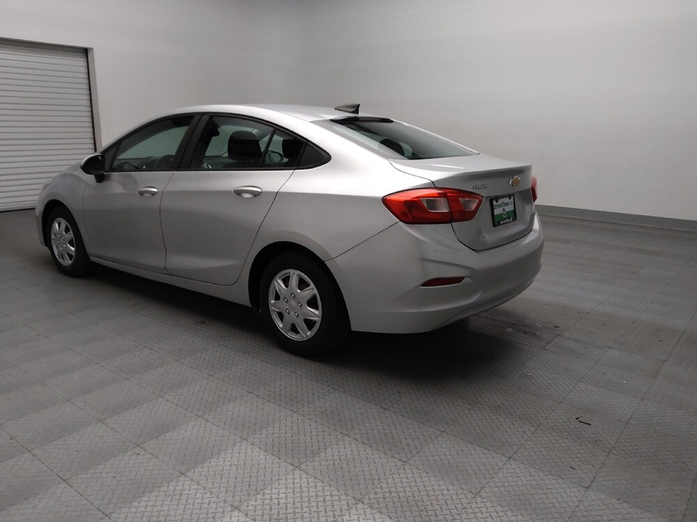 2017 Chevrolet Cruze in Oklahoma City, OK 73139 - 18089699 5