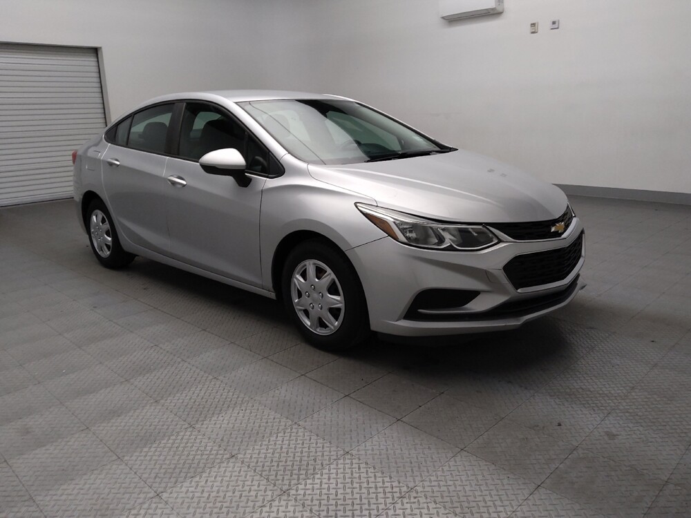 2017 Chevrolet Cruze in Oklahoma City, OK 73139 - 18089699 13
