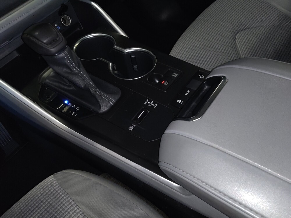 2022 Toyota Highlander in Orlando, FL 32808 - 18089705 26