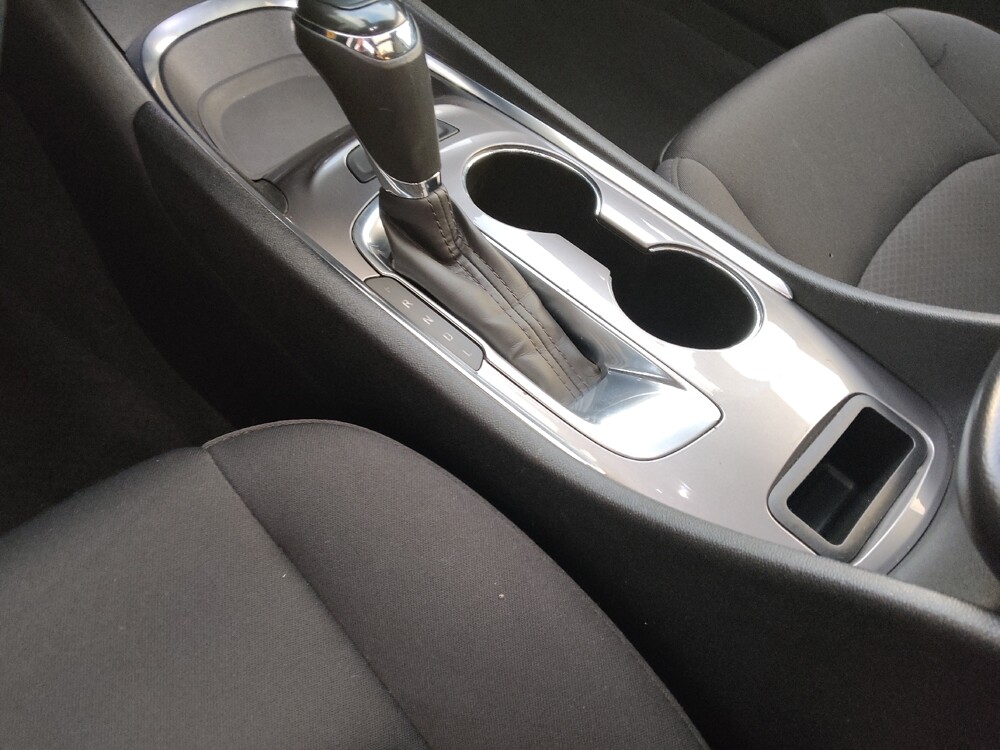 2020 Chevrolet Malibu in Stone Mountain, GA 30083 - 18089712 26