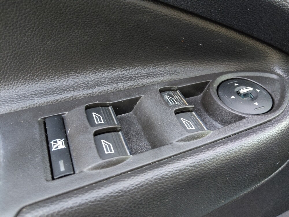 2013 Ford Escape in Tampa, FL 33619 - 18089739 27