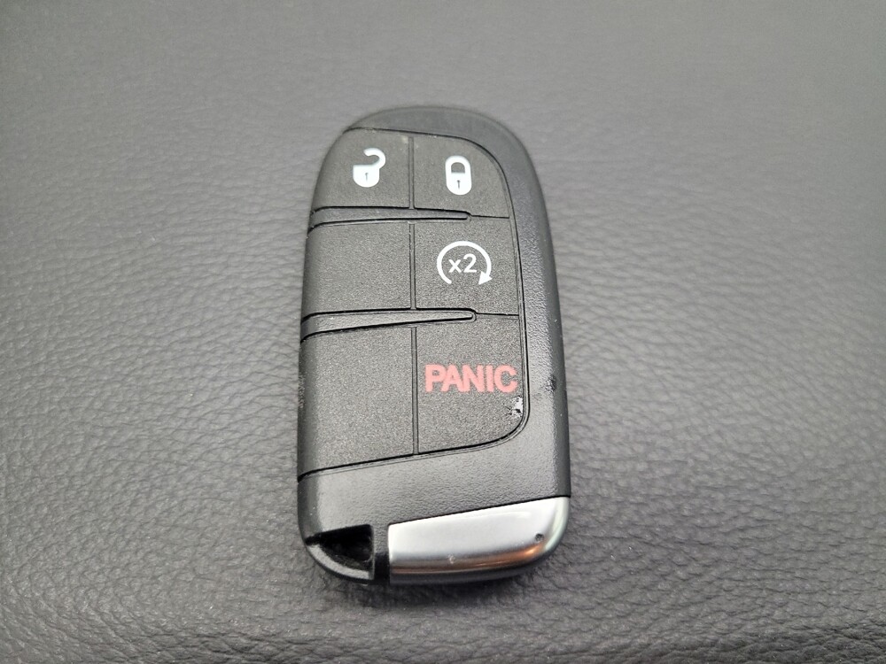 2018 Jeep Cherokee in Las Vegas, NV 89102 - 18089759 32