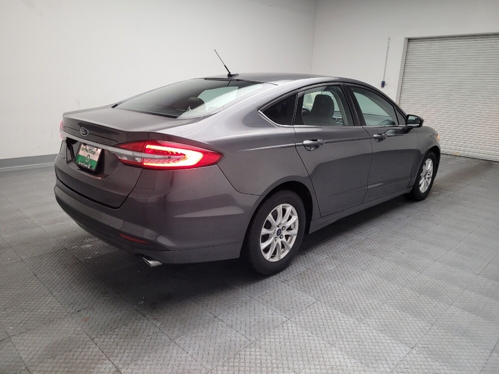 2018 Ford Fusion in Bakersfield, CA 93309 - 18089764 9