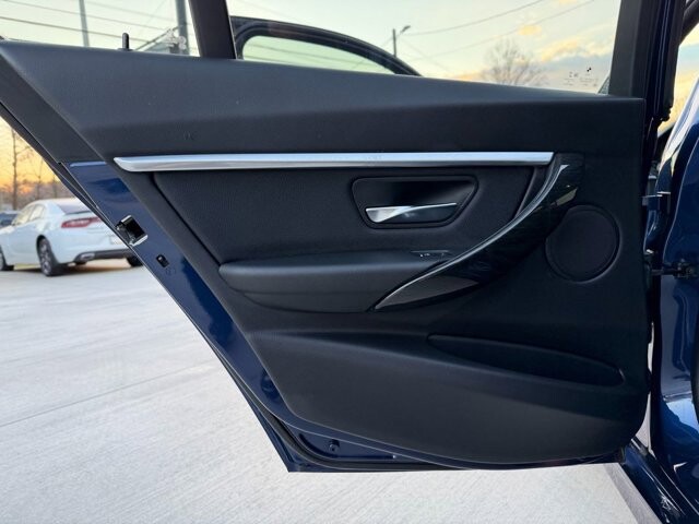 2018 BMW 330i xDrive in Knoxville, TN 37920 - 18089782 6