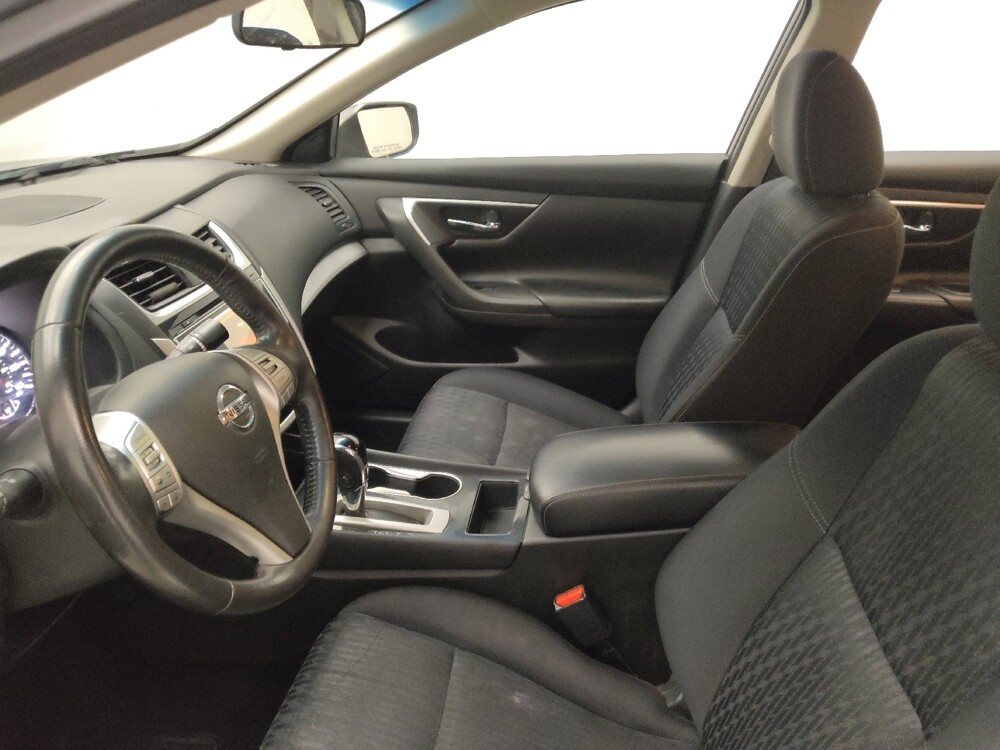 2018 Nissan Altima in Lombard, IL 60148 - 18089798 17