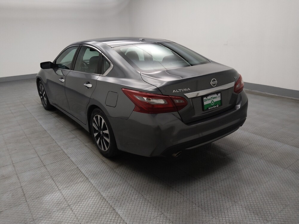 2018 Nissan Altima in Lombard, IL 60148 - 18089798 5