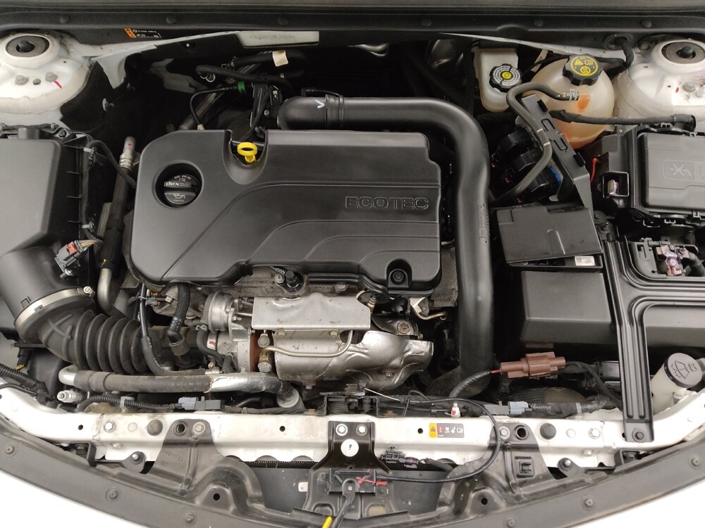 2022 Chevrolet Malibu in Lakewood, CO 80215 - 18089803 30