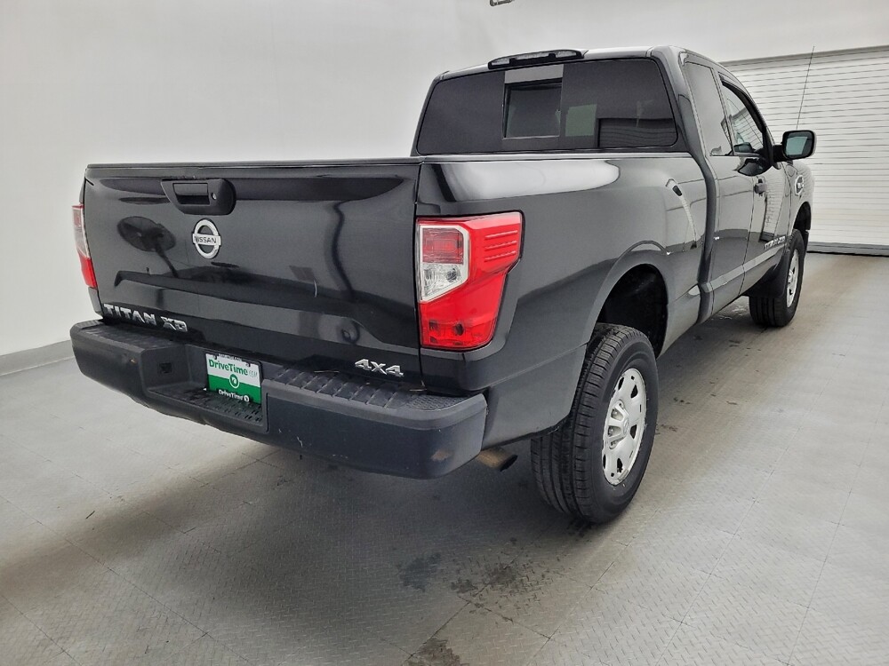 2017 Nissan Titan in Winston-Salem, NC 27103 - 18089839 9