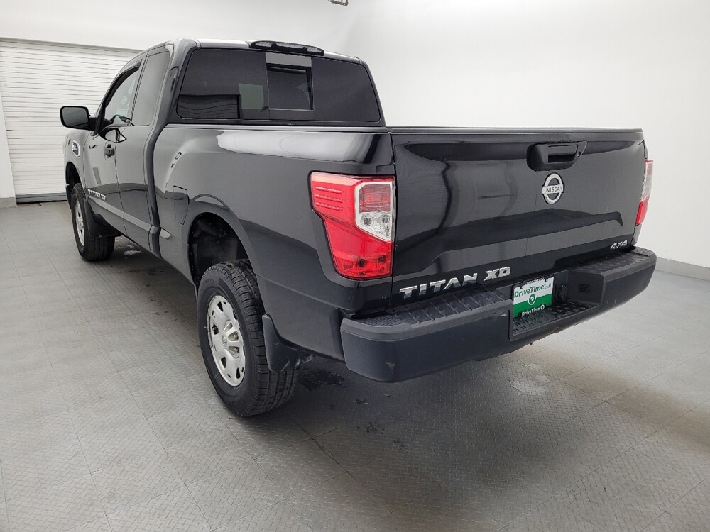 2017 Nissan Titan in Winston-Salem, NC 27103 - 18089839 5