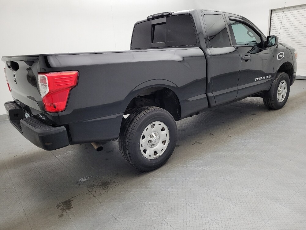 2017 Nissan Titan in Winston-Salem, NC 27103 - 18089839 10