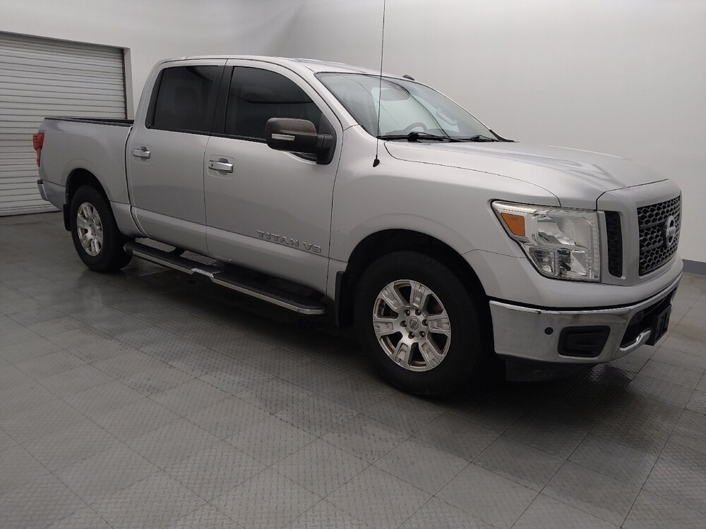 2019 Nissan Titan in Live Oak, TX 78233 - 18089858 11