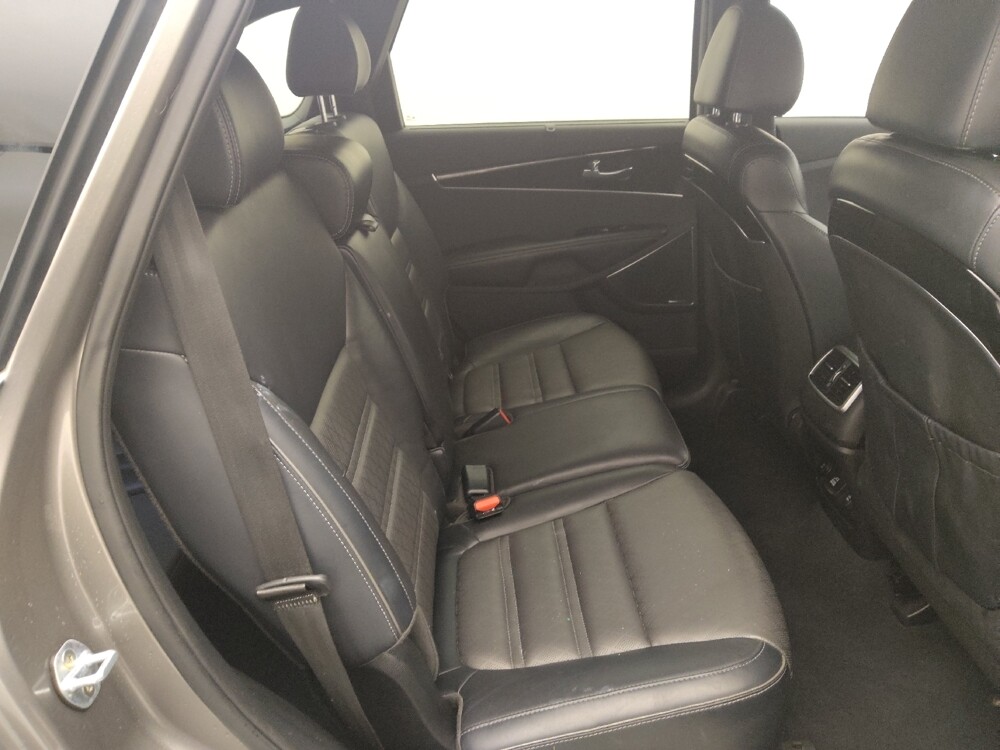 2019 Kia Sorento in Live Oak, TX 78233 - 18089861 19