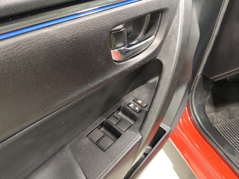 2018 Toyota Corolla in Columbus, OH 43228 - 18089868 27