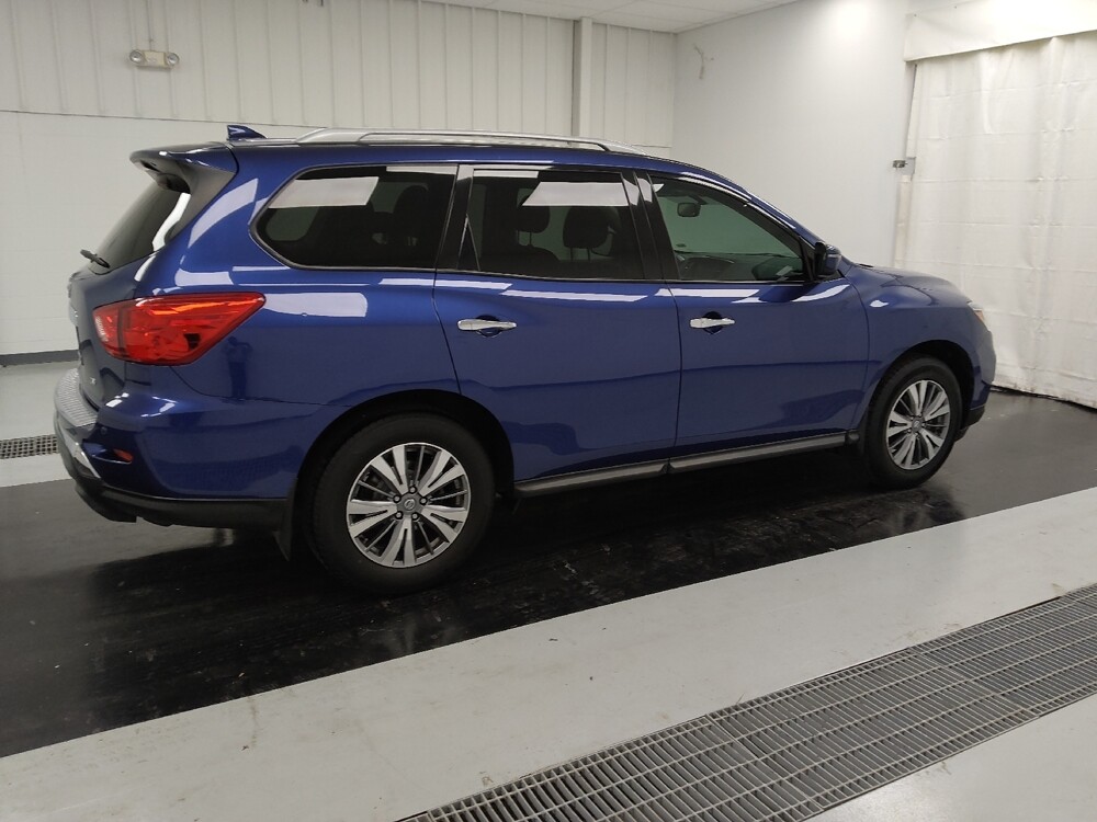 2020 Nissan Pathfinder in St. Louis, MO 63125 - 18089873 10