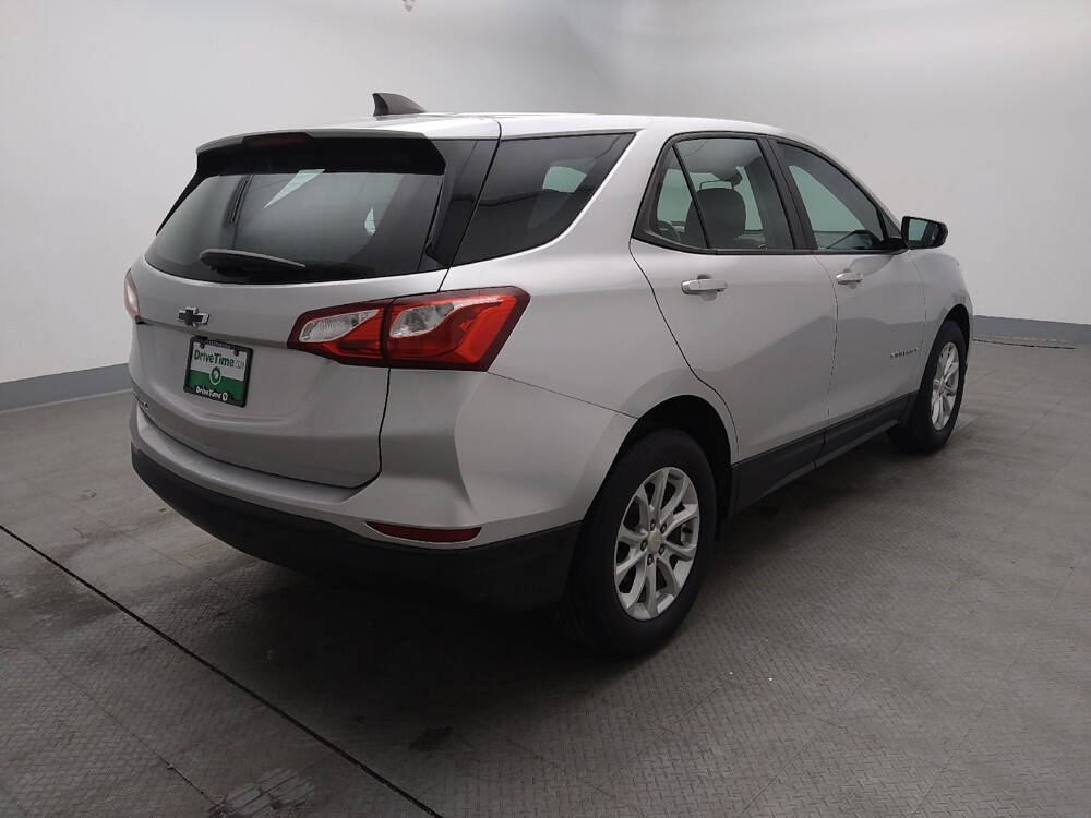2020 Chevrolet Equinox in St. Louis, MO 63136 - 18089881 10