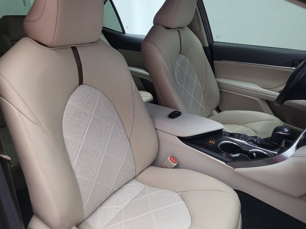 2019 Toyota Camry in Conyers, GA 30094 - 18089892 21