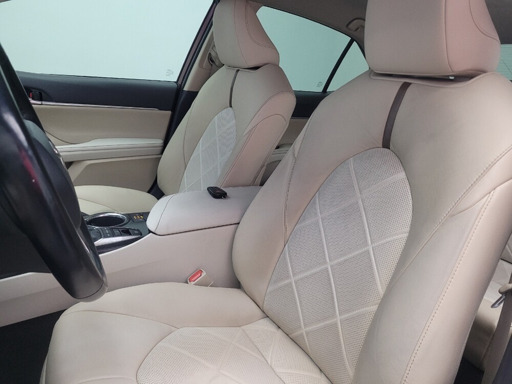 2019 Toyota Camry in Conyers, GA 30094 - 18089892 17