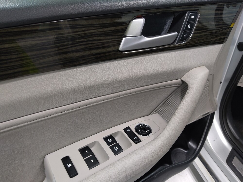 2016 Hyundai Sonata in Columbus, OH 43228 - 18089895 27