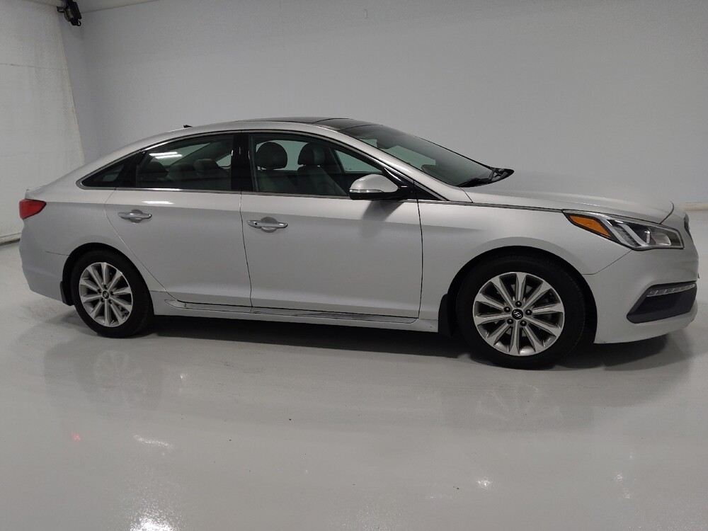 2016 Hyundai Sonata in Columbus, OH 43228 - 18089895 11