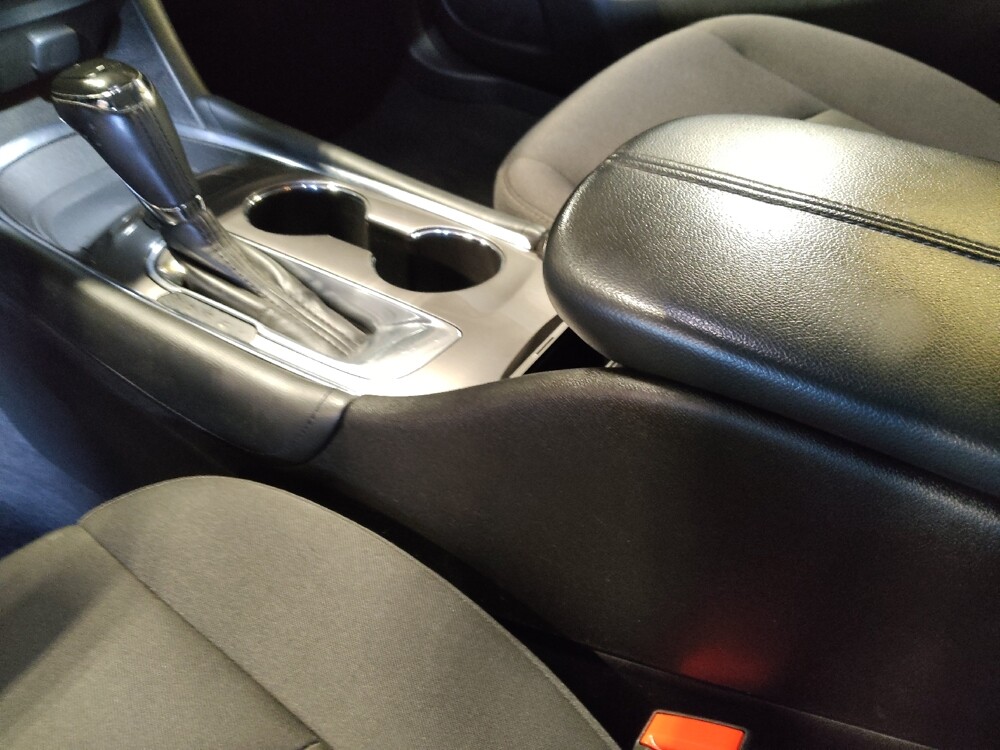 2017 Chevrolet Malibu in Miami, FL 33157 - 18089896 26