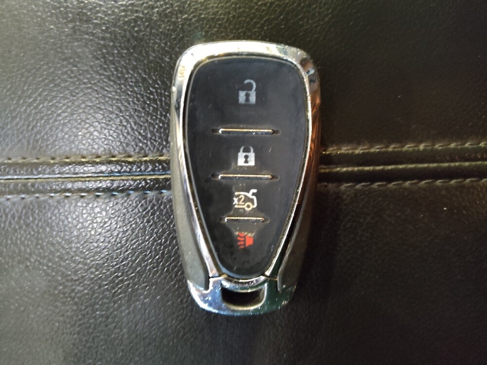 2017 Chevrolet Malibu in Miami, FL 33157 - 18089896 32