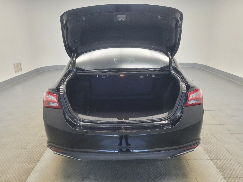2020 Chevrolet Malibu in Ft Wayne, IN 46805 - 18089897 29