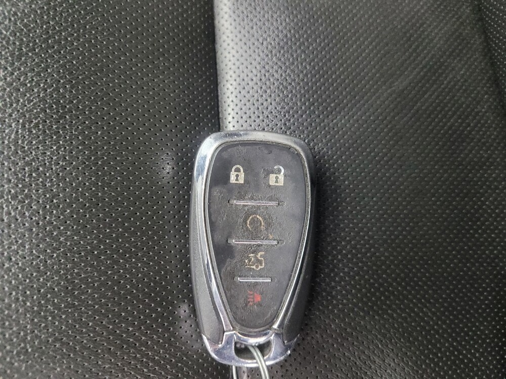 2020 Chevrolet Malibu in Ft Wayne, IN 46805 - 18089897 32