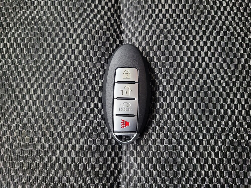 2017 Nissan Rogue Sport in Huntsville, AL 35816 - 18089899 32