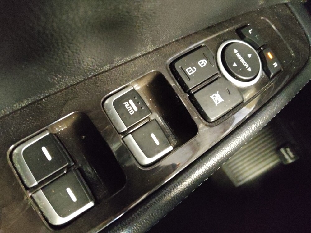 2017 Kia Sorento in Houston, TX 77034 - 18089904 27