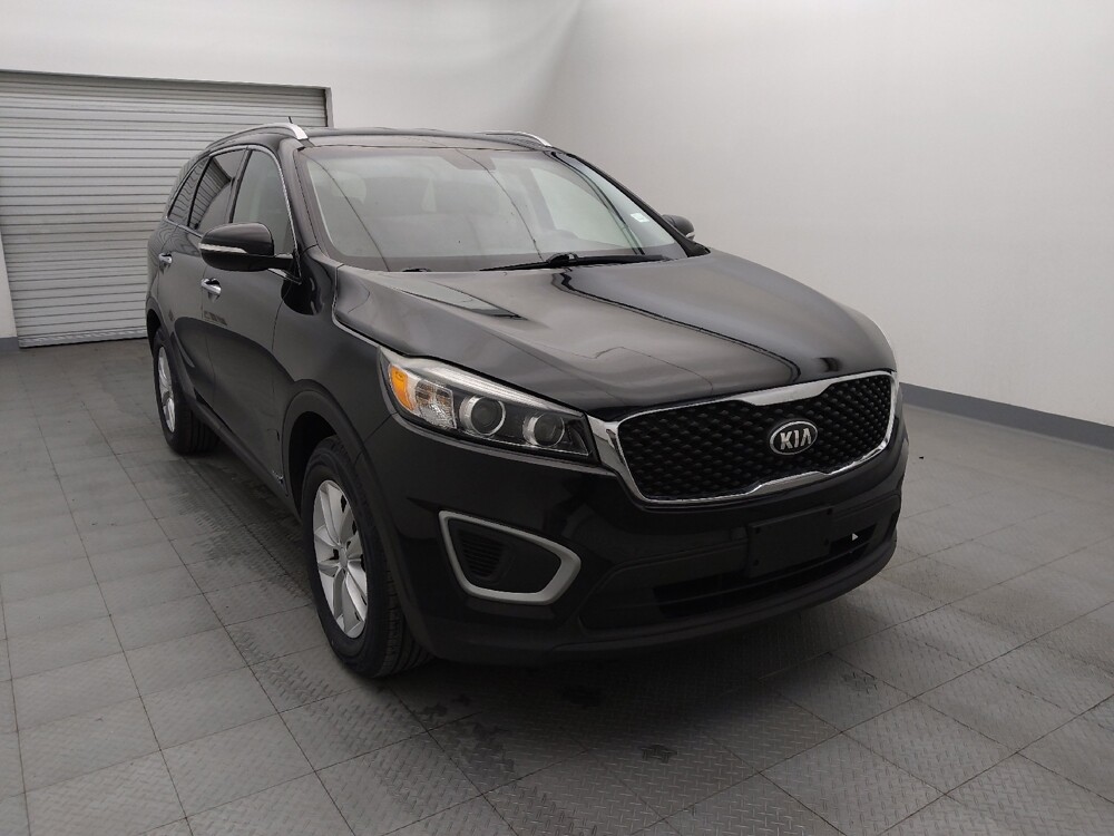 2017 Kia Sorento in Houston, TX 77034 - 18089904 14