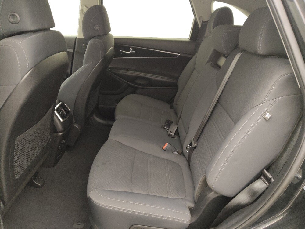 2017 Kia Sorento in Houston, TX 77034 - 18089904 18