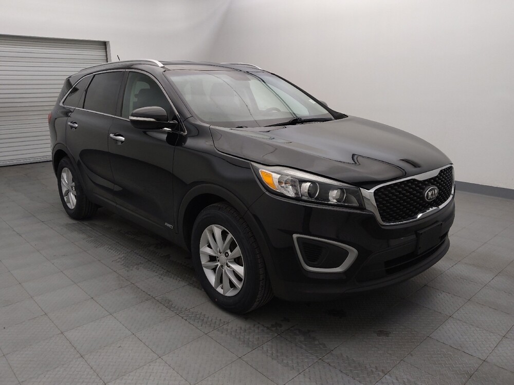 2017 Kia Sorento in Houston, TX 77034 - 18089904 13