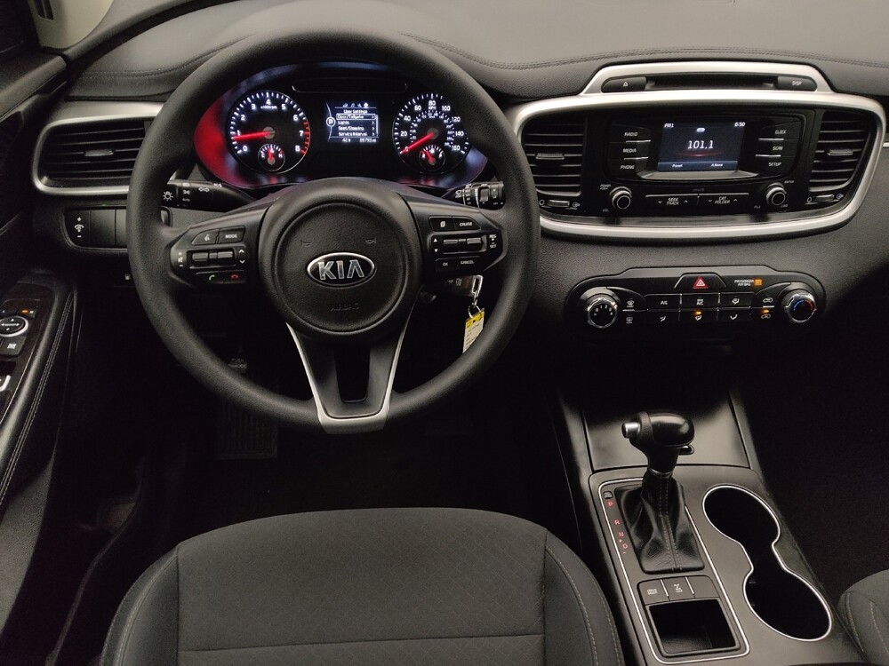 2017 Kia Sorento in Houston, TX 77034 - 18089904 22