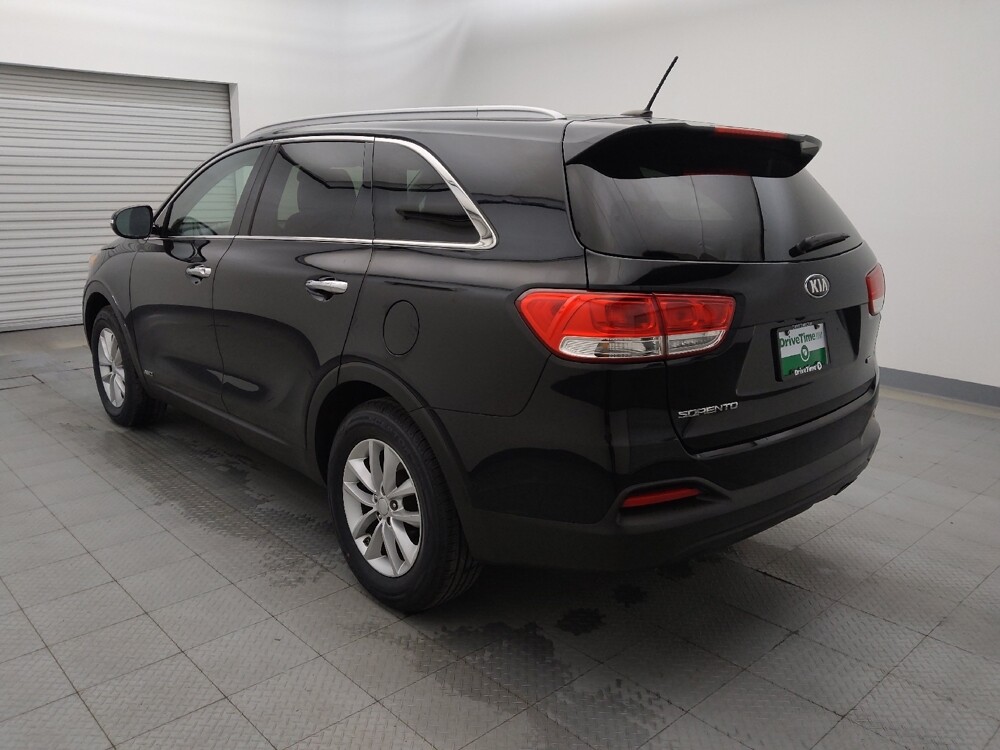 2017 Kia Sorento in Houston, TX 77034 - 18089904 5