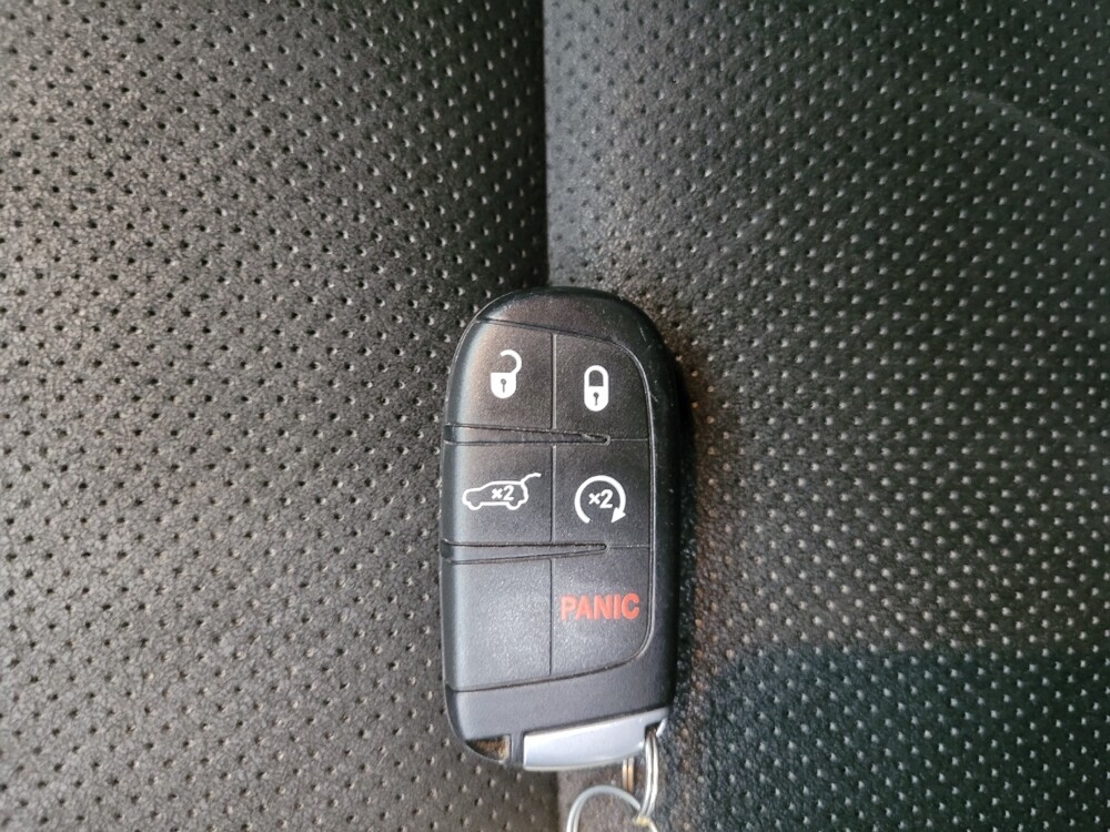 2020 Jeep Grand Cherokee in Ft Wayne, IN 46805 - 18089910 32