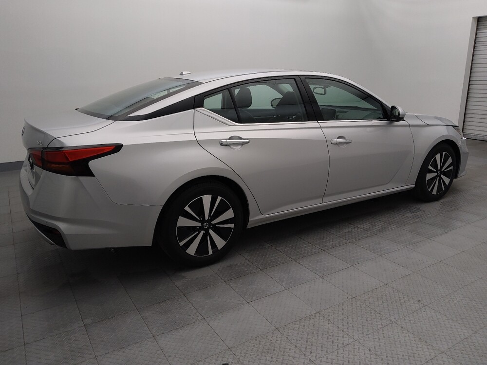 2019 Nissan Altima in Live Oak, TX 78233 - 18089914 10