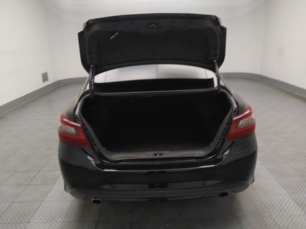 2018 Nissan Altima in Lombard, IL 60148 - 18089918 29