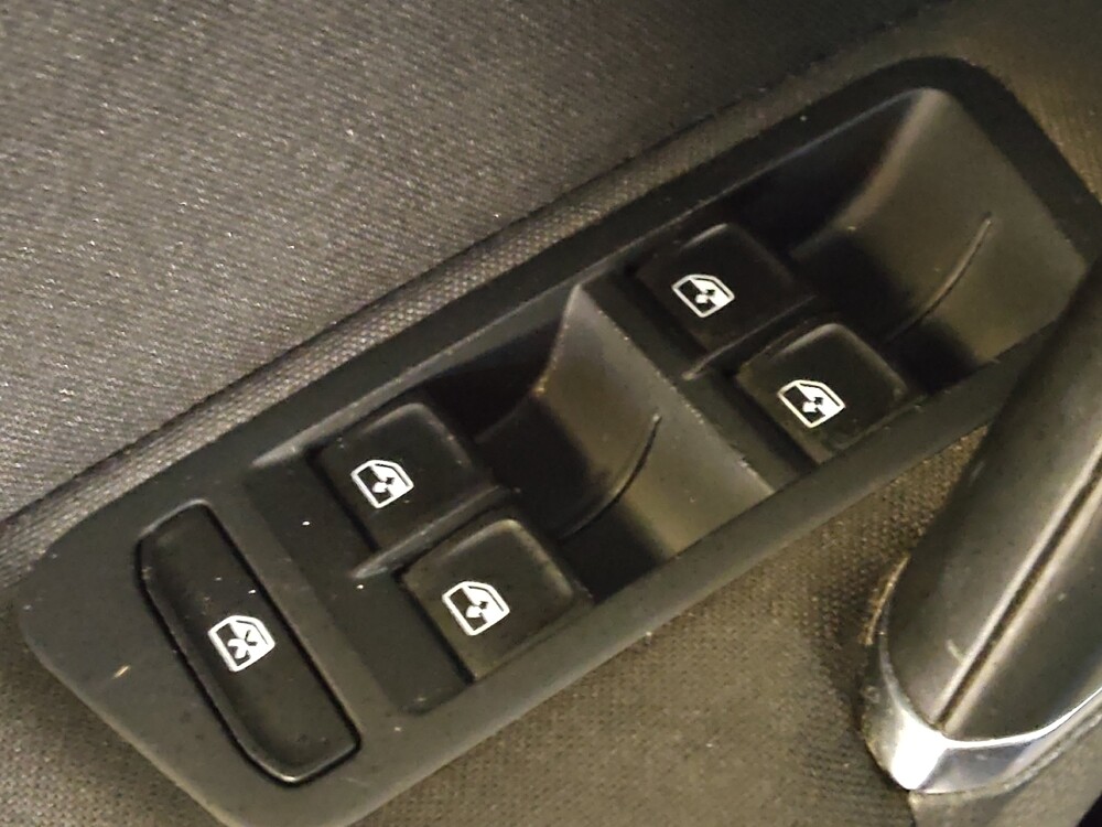 2016 Volkswagen Golf in Charleston, SC 29414 - 18089930 27