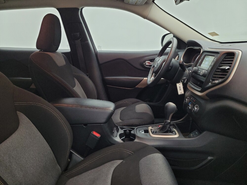 2017 Jeep Cherokee in Miamisburg, OH 45342 - 18089936 21