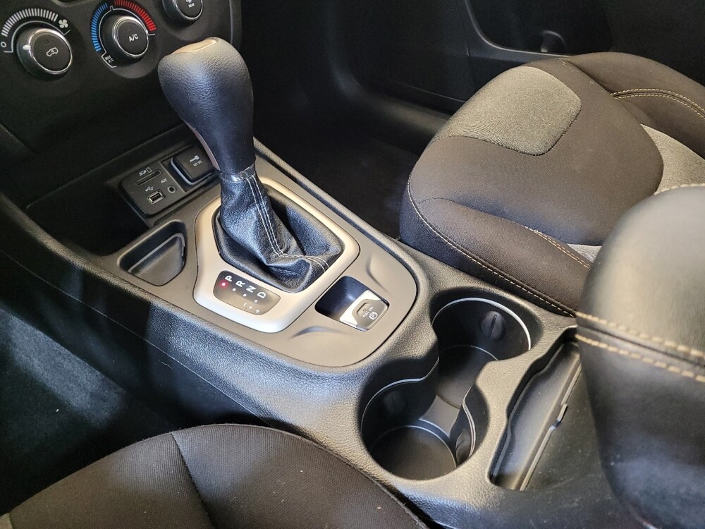 2017 Jeep Cherokee in Miamisburg, OH 45342 - 18089936 26