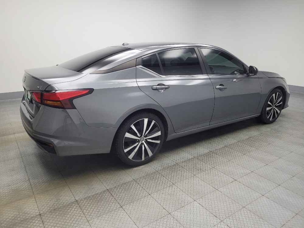 2019 Nissan Altima in Mishawaka, IN 46545 - 18089954 10
