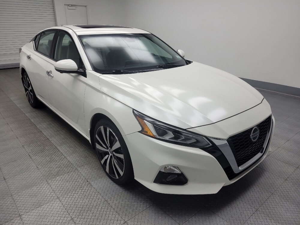 2019 Nissan Altima in Ft Wayne, IN 46805 - 18089957 13