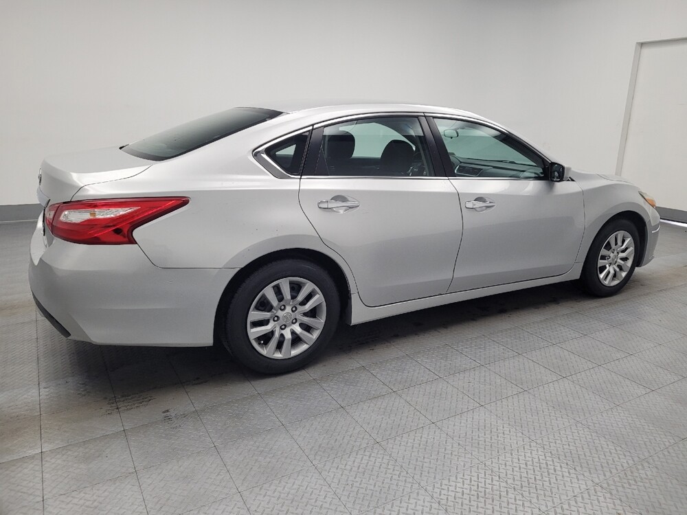 2016 Nissan Altima in Madison, TN 37115 - 18089962 10