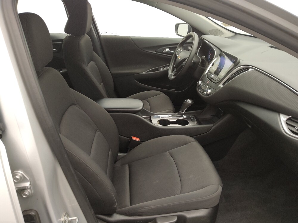 2019 Chevrolet Malibu in Houston, TX 77060 - 18089972 21