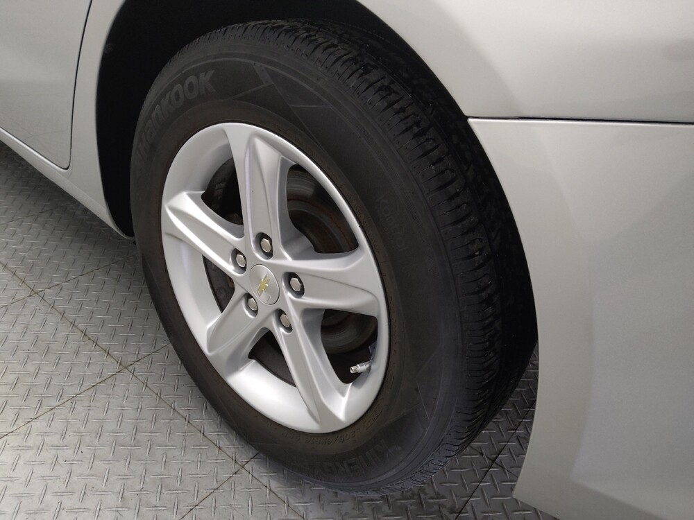 2019 Chevrolet Malibu in Houston, TX 77060 - 18089972 31