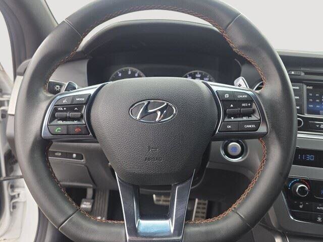 2015 Hyundai Sonata in Mesa, AZ 85212 - 18089991 23